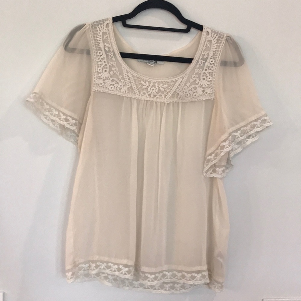 Forever 21 creme lace blouse